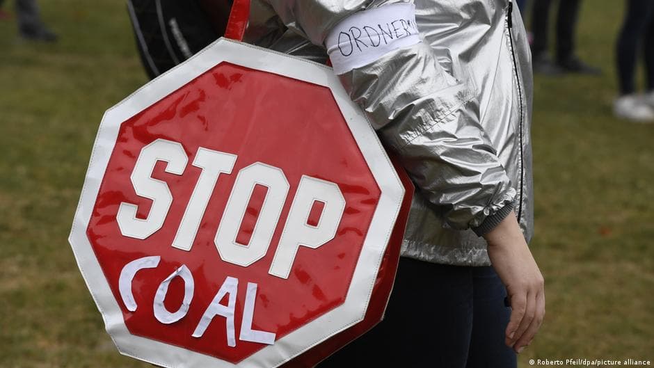 Amid fuel crisis, a bold move to leave oil and gas behind